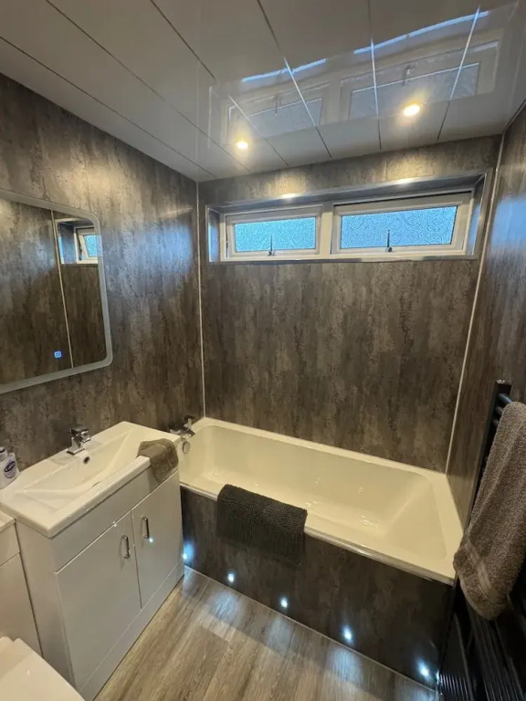 Family - Garden - Parking - Wifi - Sleeps 5