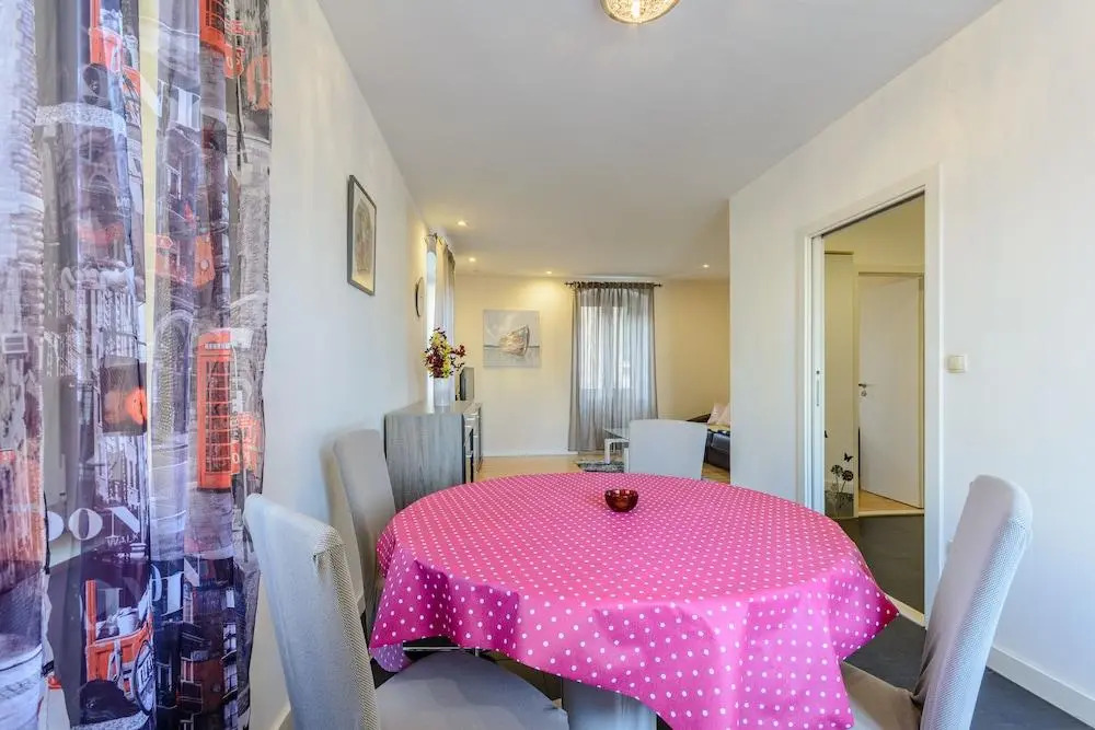 InMotion Luxury Rooms