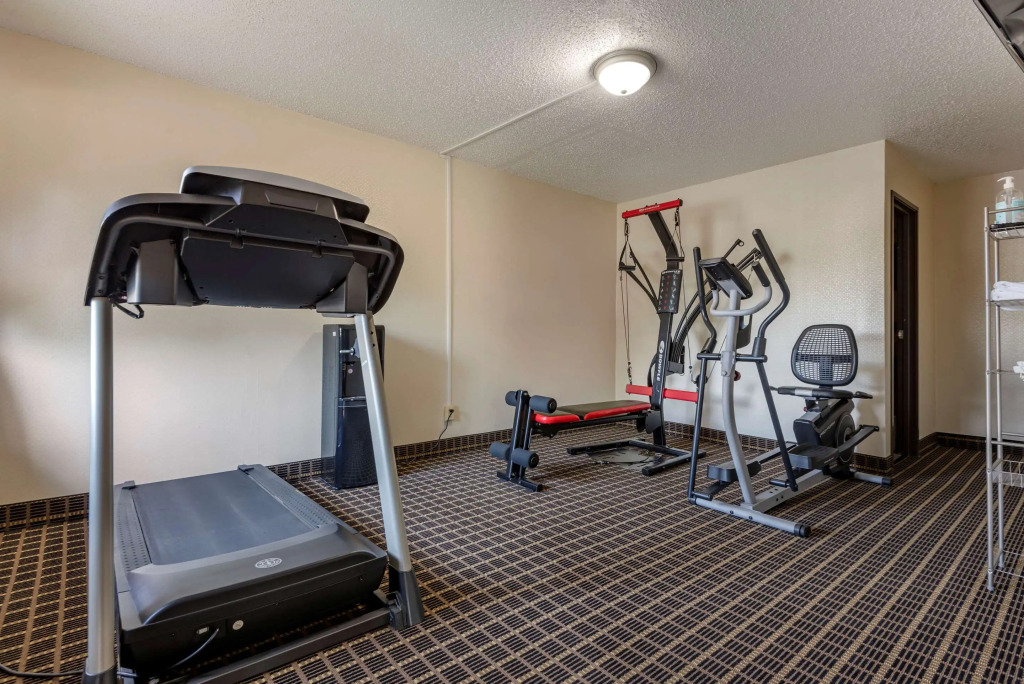 Quality Inn & Suites Warren
