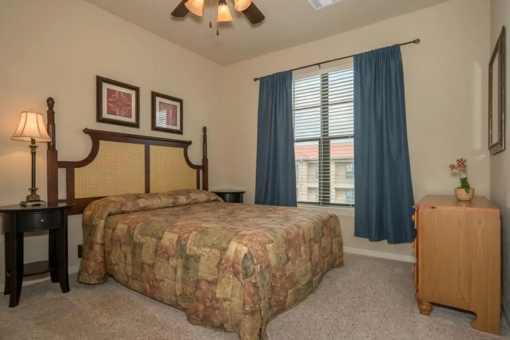 904 Charo Pkwy, Unit 533 4 Bedrooms, 3 Bathrooms