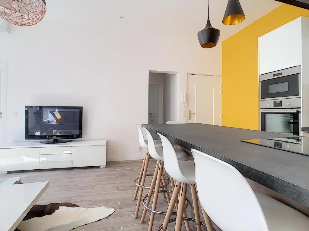 Yellow corner