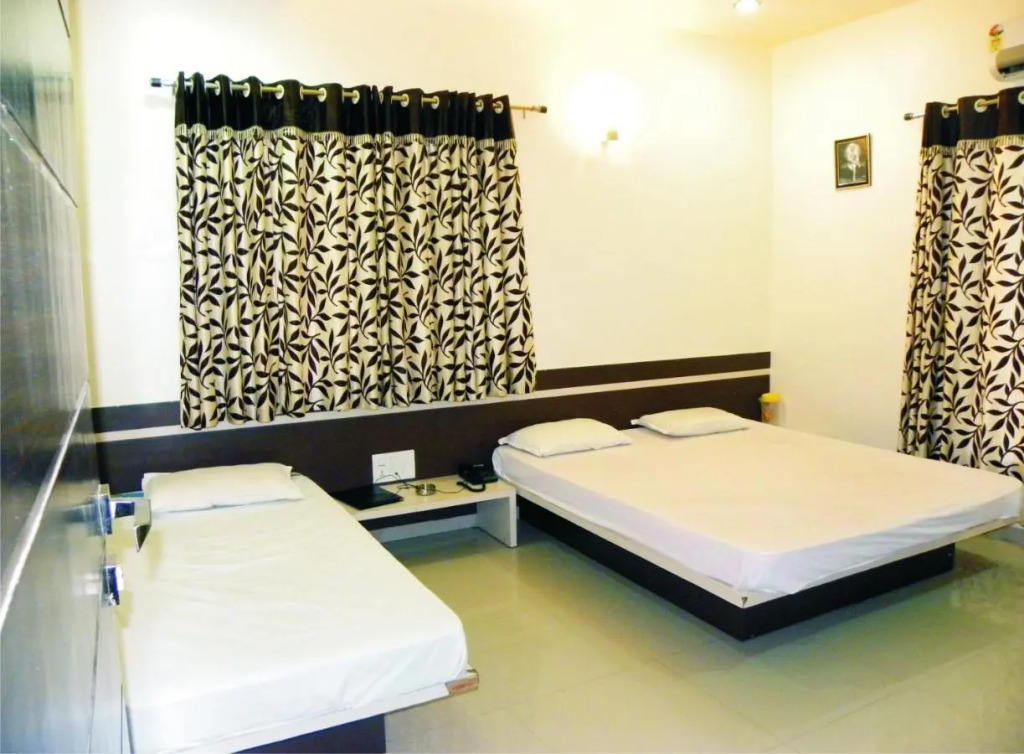 Hotel Shradha Saburi Palace