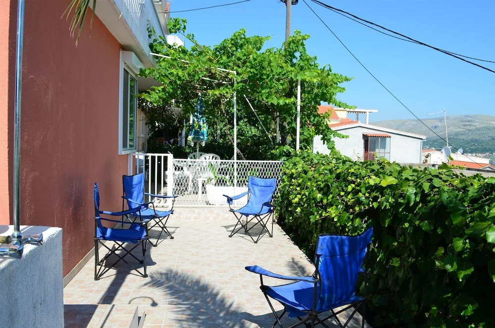 Apartments Villa Mila Mastrinka