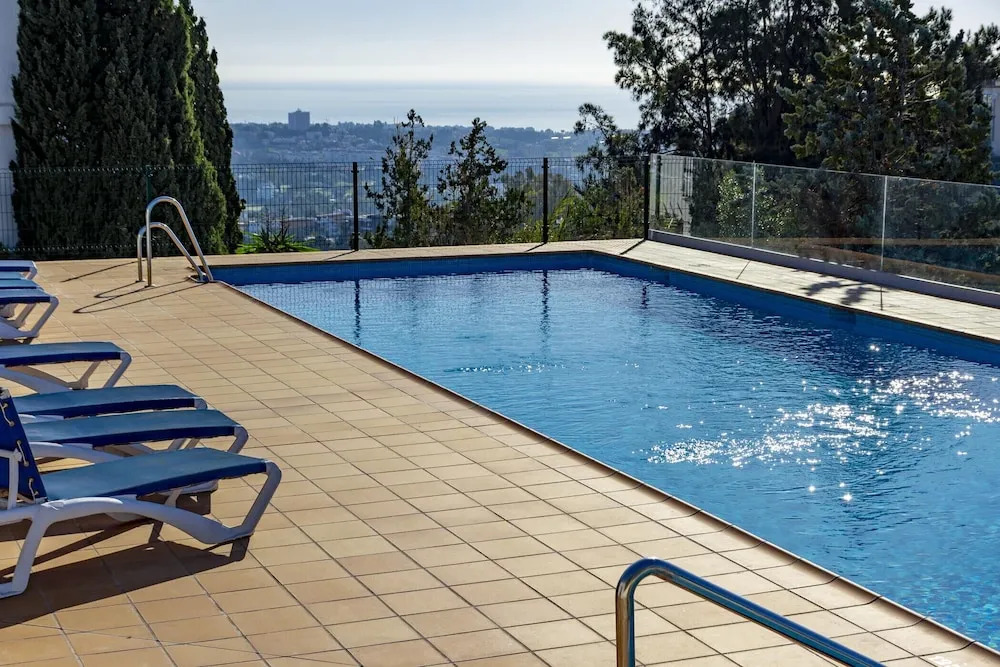 LCM - Modern 3 bedroom apt with stunning views
