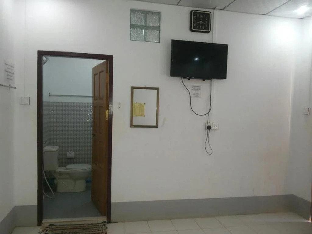Naung Yoe Hotel