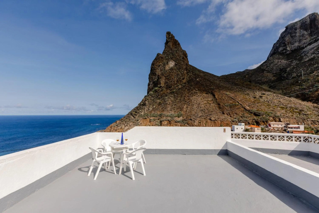 Anaga Ocean Views : Mountain and Beach Retreat