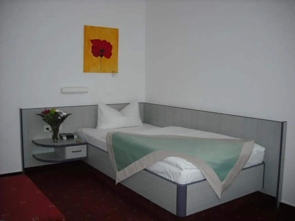 Port Inn Hotel