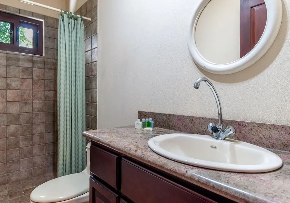 Casa Tigre - Large 7 bedroom Oceanfront Retreat Home