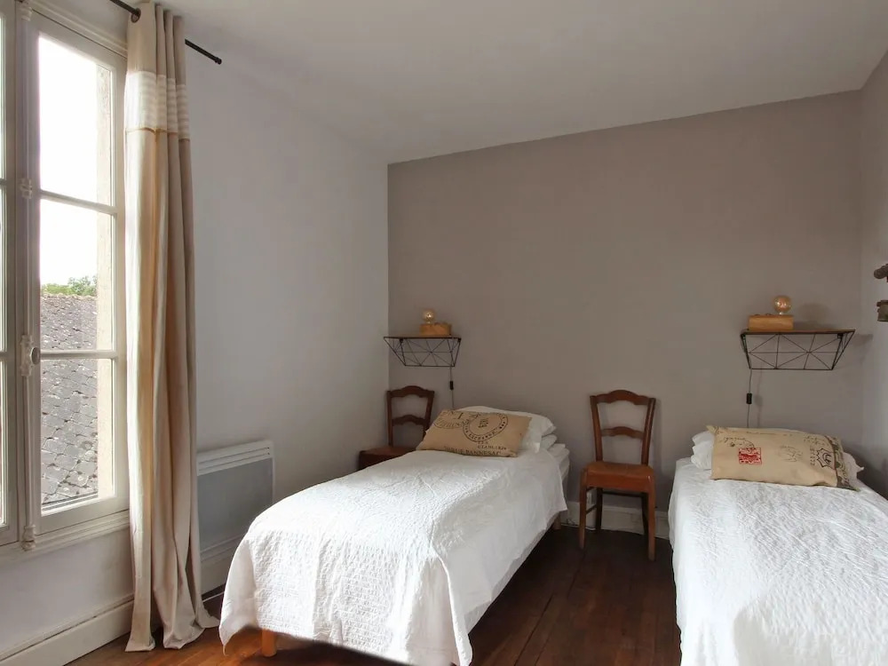 Countryside Holiday Home in Poil With Private Garden