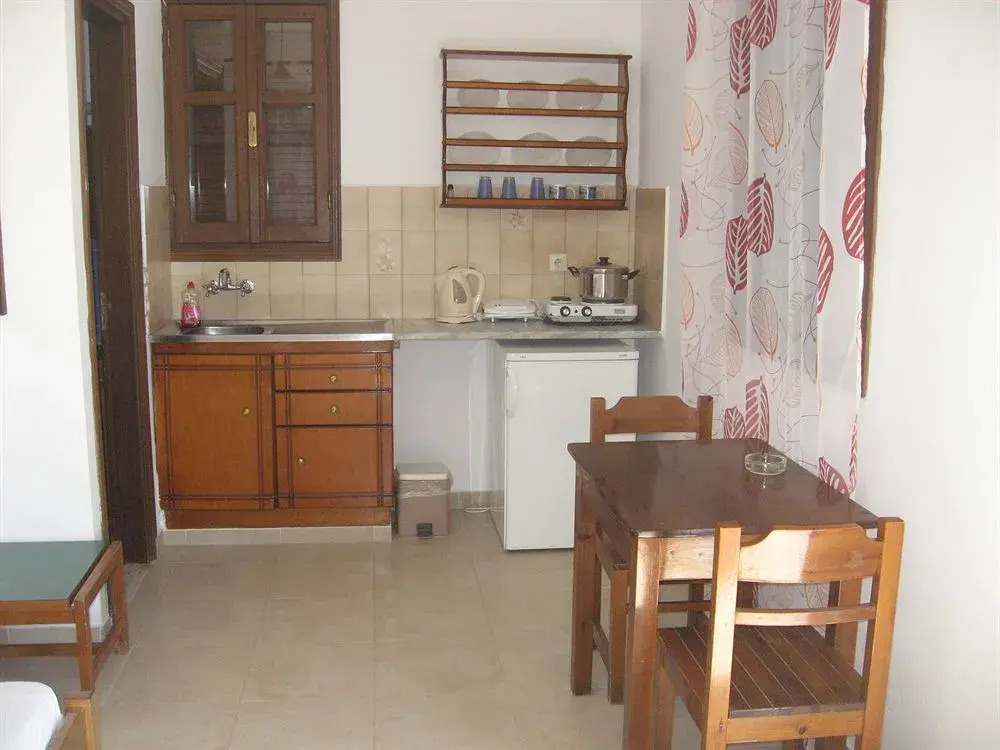 Angela Studios Pefkos