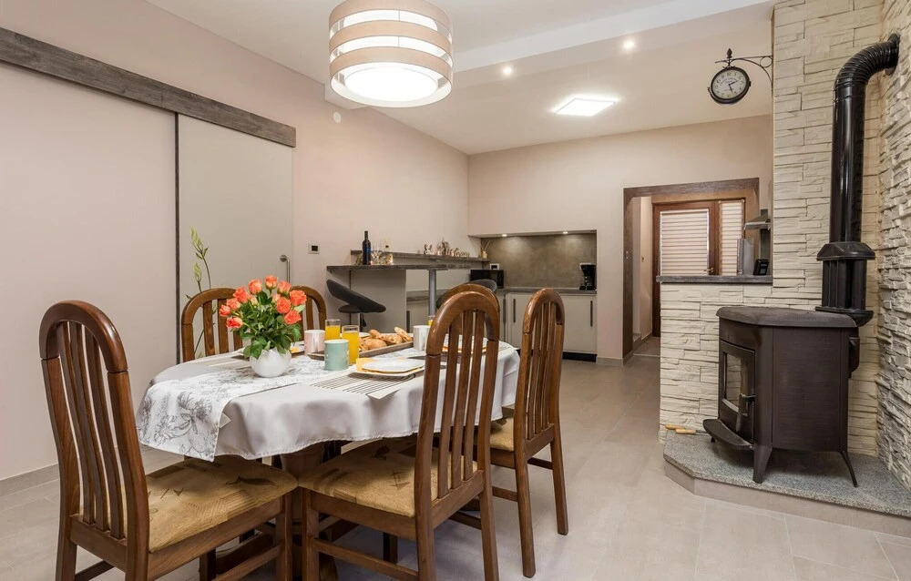 Beautiful Apartment in Rijeka With Wifi and 3 Bedrooms