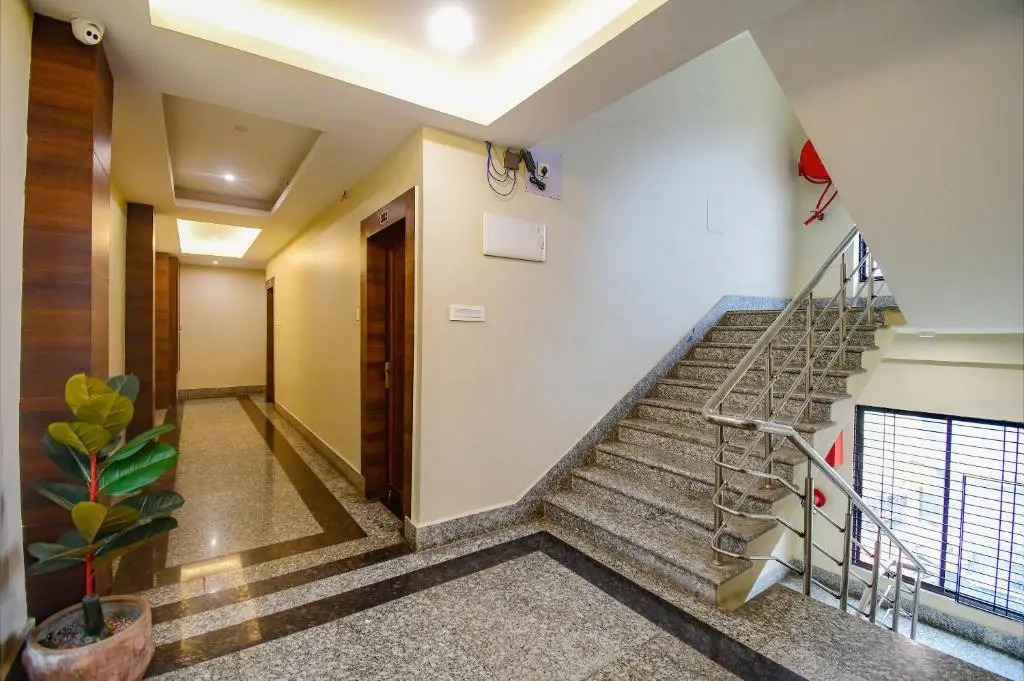 FabHotel Prime Grand Palace