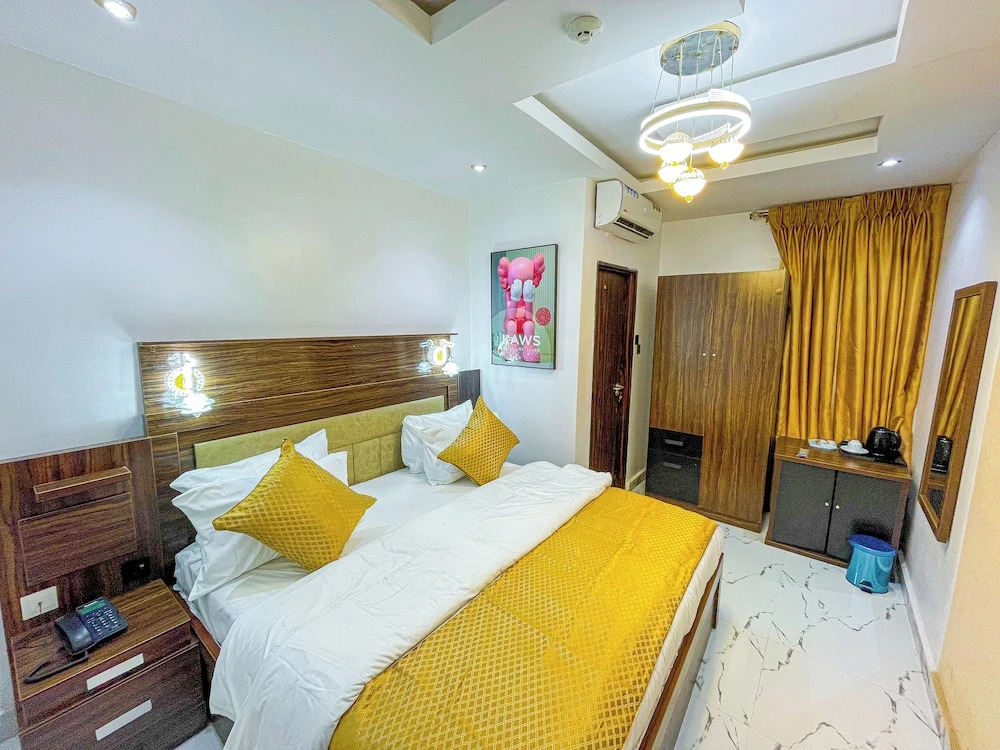 Julicis Hotels and Suites