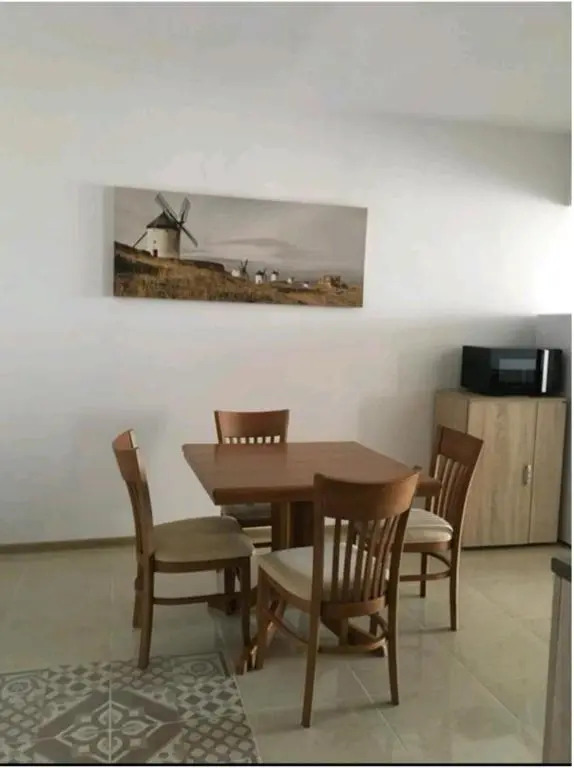 Luxuriöses Apartment 90 m2 mit Meerblick, sonniger Strand
