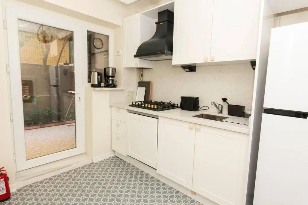 Yakamoz 2 BR Stylish House with garden in Kadikoy