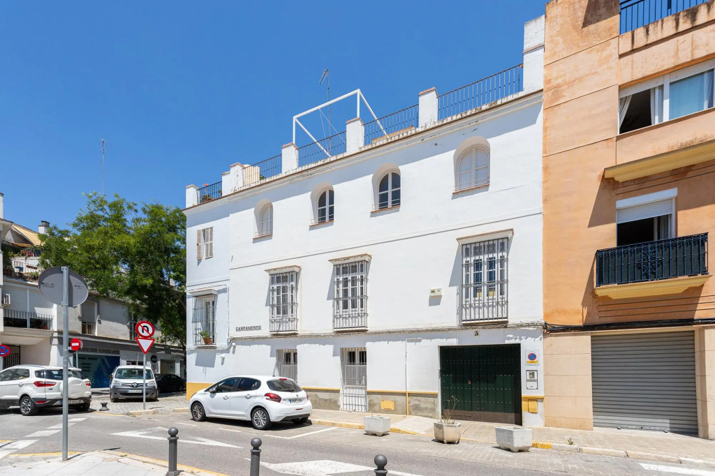 Traditional Sevillian House 6 BD and private terrace. Campamento