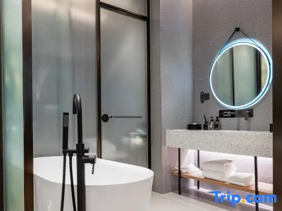 Manbu Shiguang Hotel (East Station Wuyi Plaza)