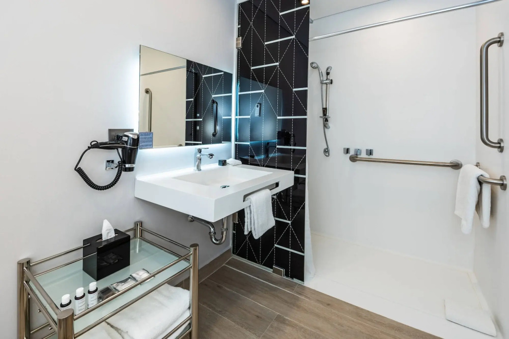 AC Hotel By Marriott Santa Marta