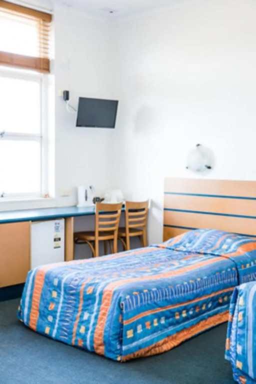 Barrys Beach Road Hotel