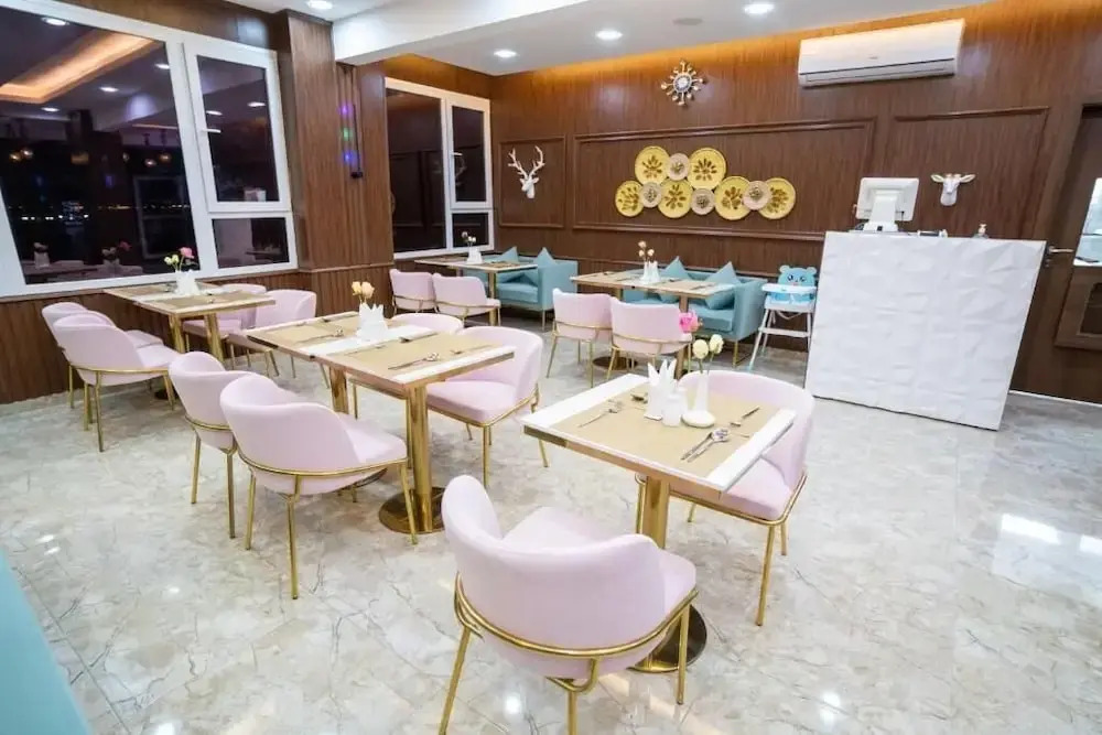 Grand Mirage Hotel