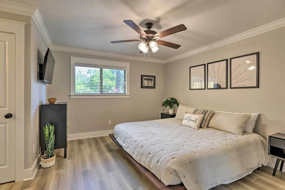 Cozy Tallahassee Apartment w/ Spacious Yard!