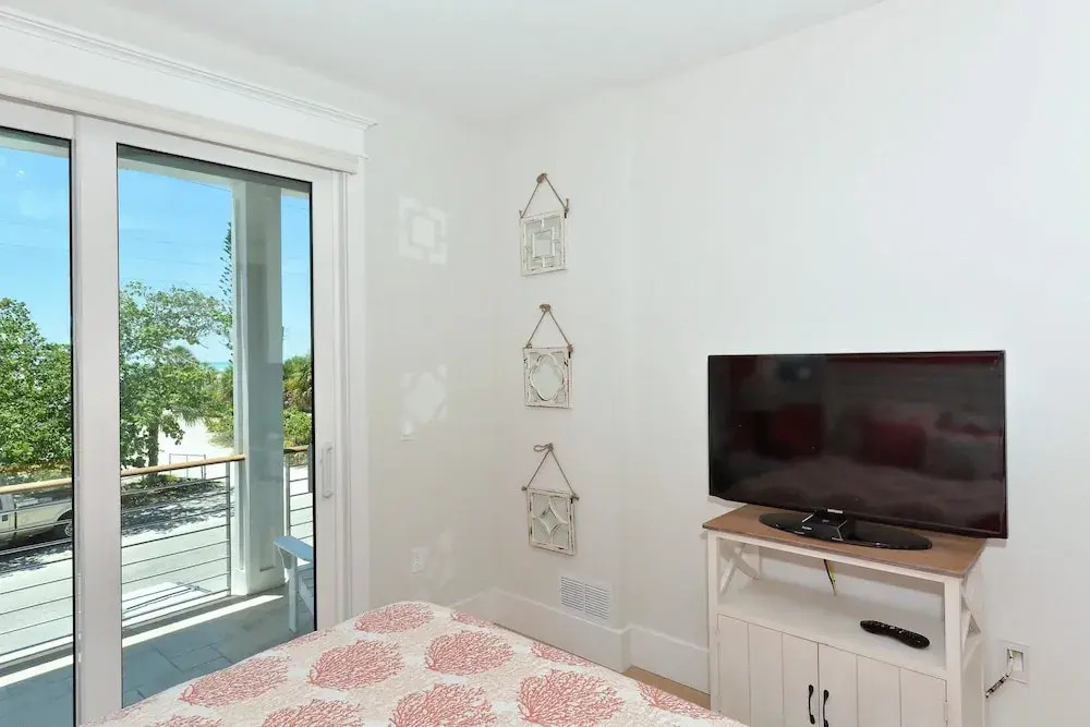 Direct Beach View Apartment 5
