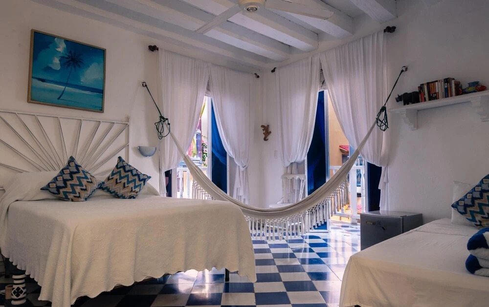 Incredible 3BR Apartment w Pool Rooftop in Centro Amurallado