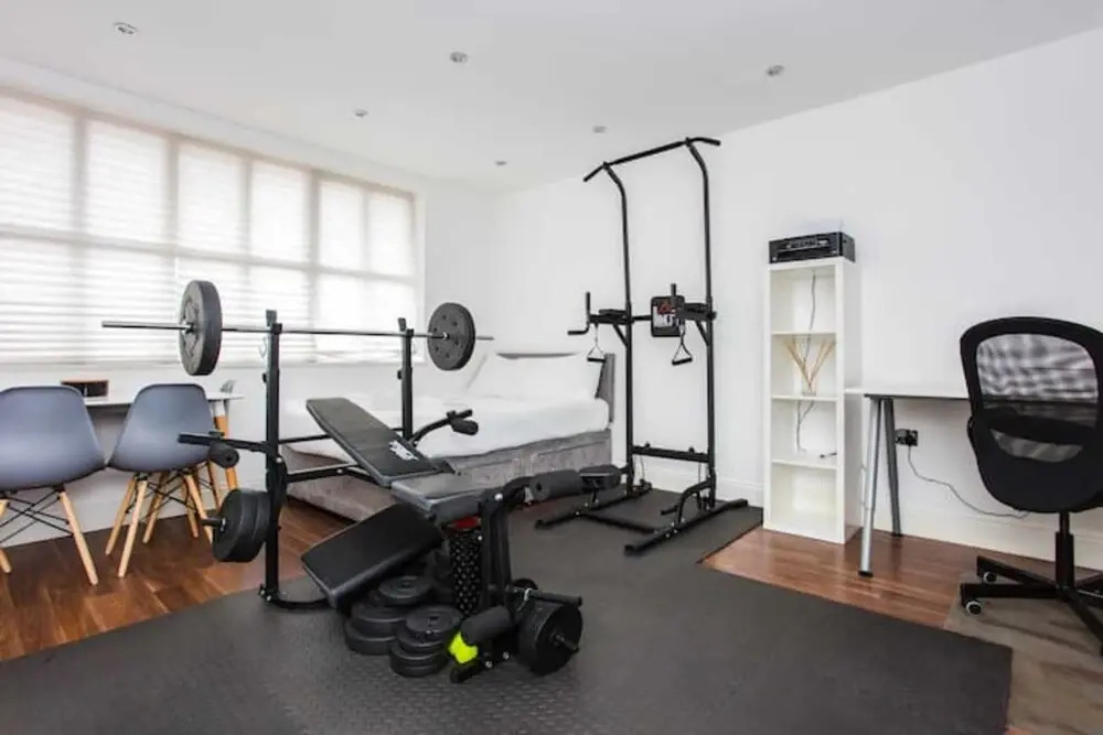 Energised Apartment With Gym in Brent Park