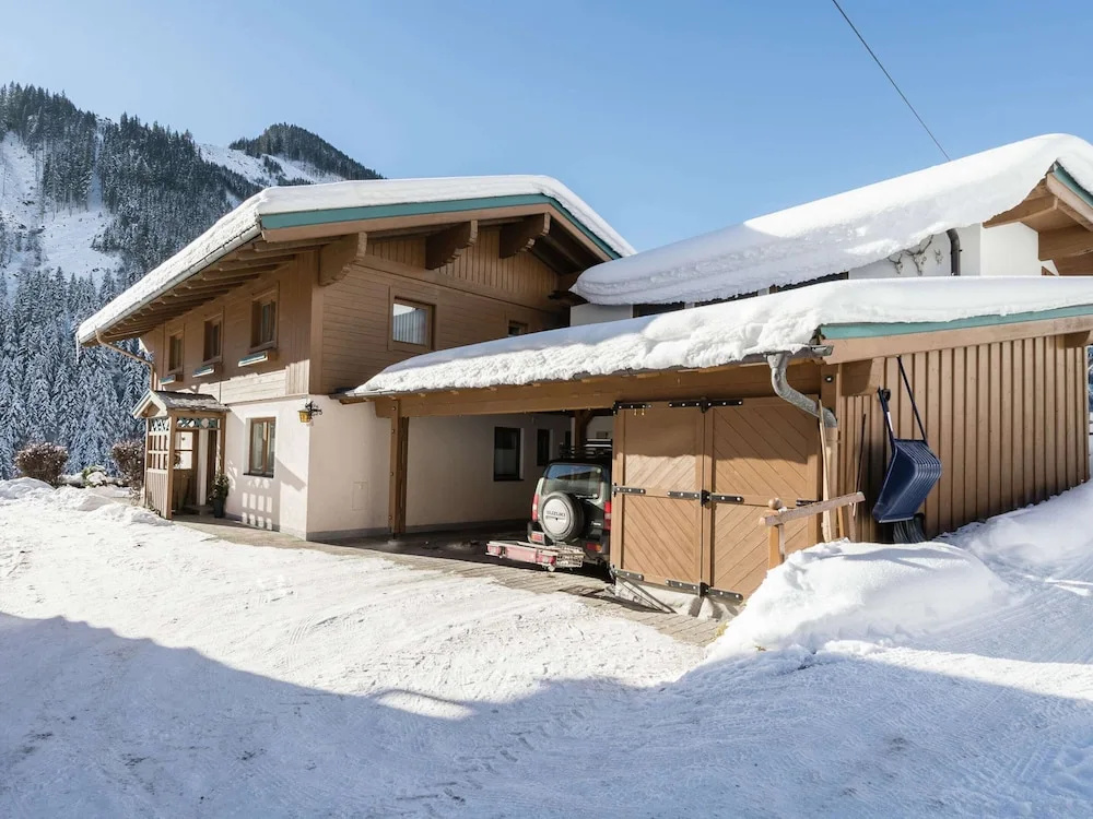 Apartment in Viehhofen Near Ski Lifts