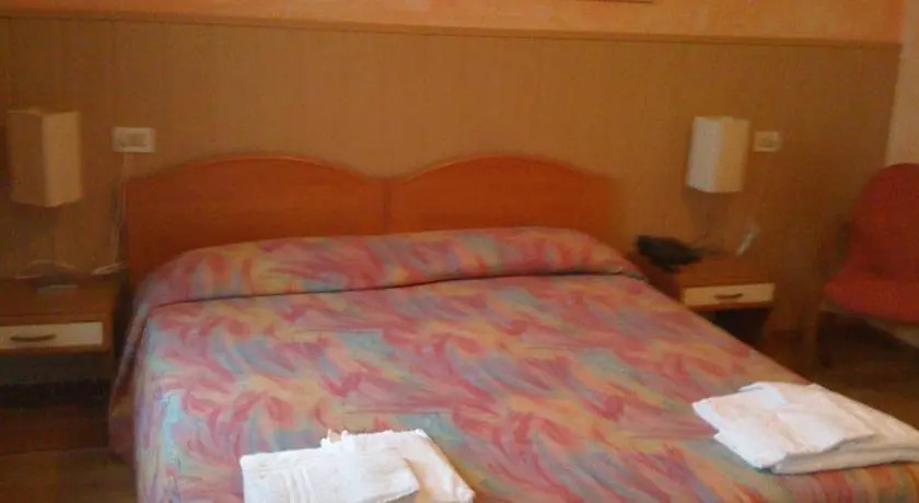 Hotel 2000