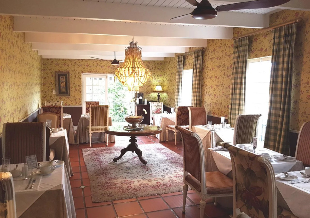Maison Chablis Guest House