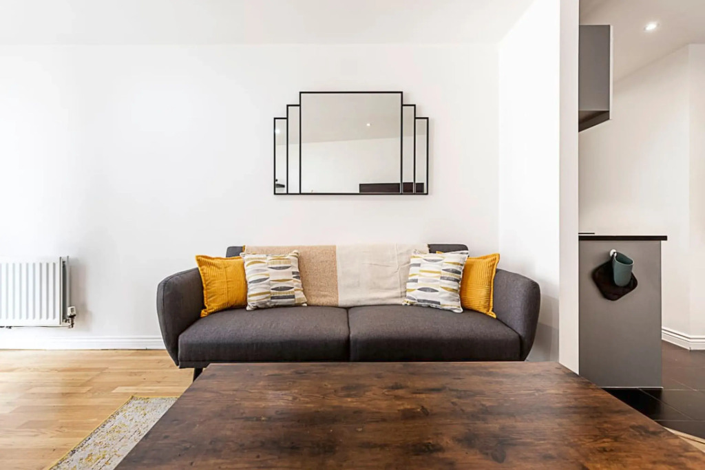Bright Battersea Apartment