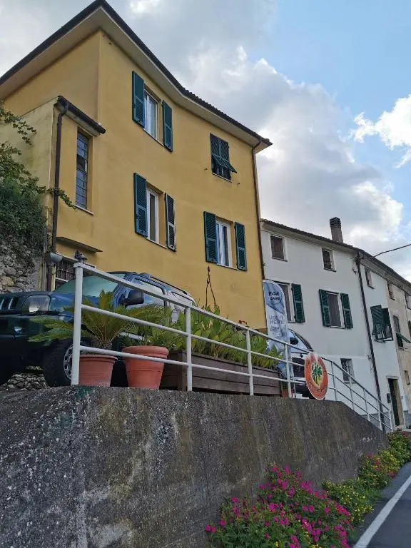 "Lemon Tree House"for Climbers and Mtb