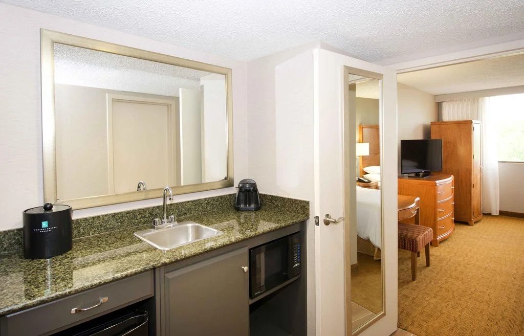 Embassy Suites by Hilton Detroit - Livonia/Novi