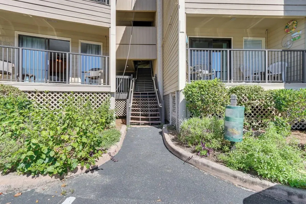 HHI Beach Cozy Condo Pool, Gym and Tennis