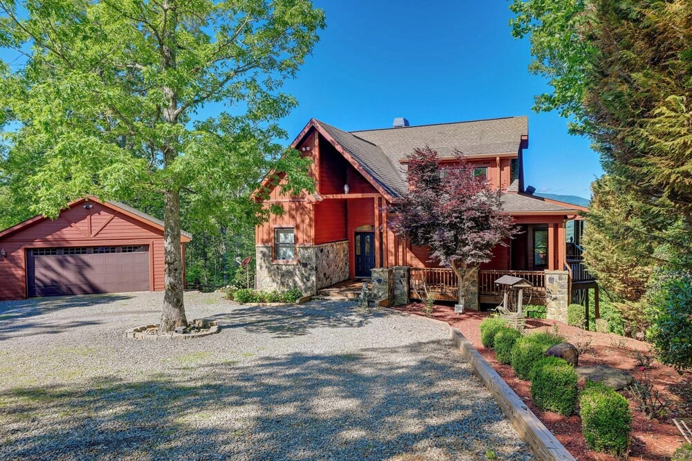Hiawassee Vacation Rental: 1 Mi to Lake Chatuge!