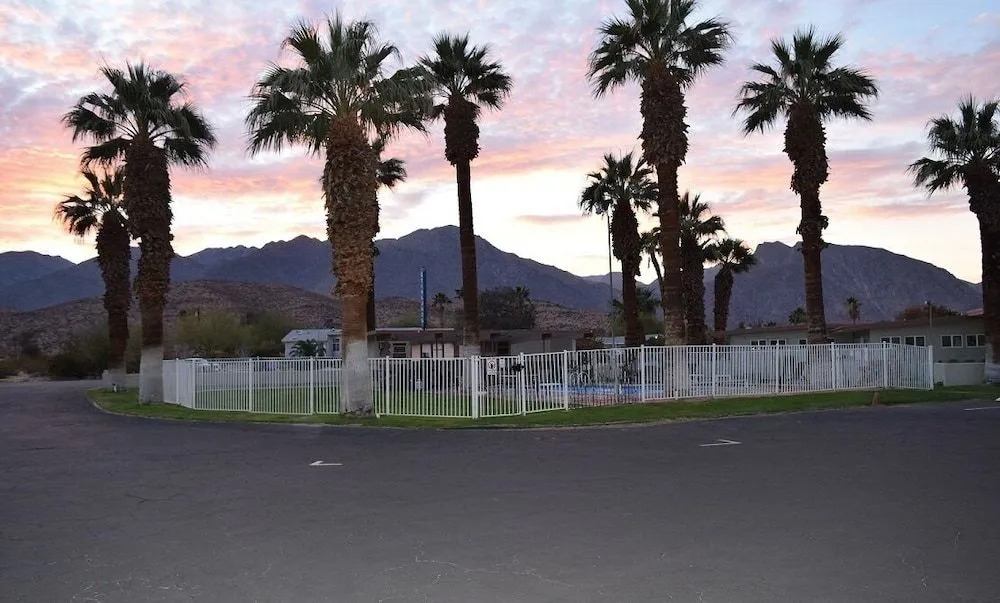 Stanlunds Inn and Suites