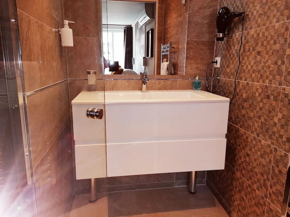Votre Hotel Prive