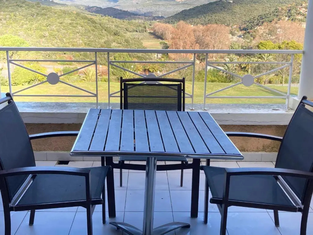 Appartement Saint-Raphaël, 1 pièce, 4 personnes - FR-1-504-608
