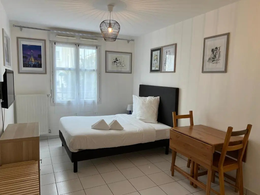 DISNEYLAND PARIS 1.4 Km - STUDIO Superior Apartment for 2 persons