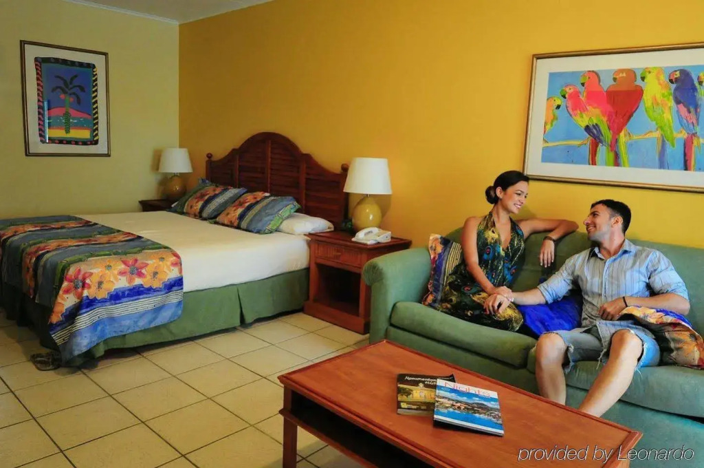 Отель Voco Surfside Aruba 