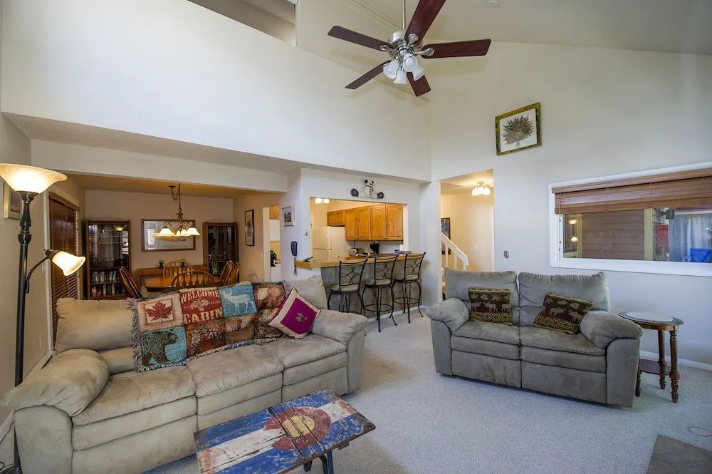 Base 9 Aprés Ski Condo: Stroll To Slopes, Downtown