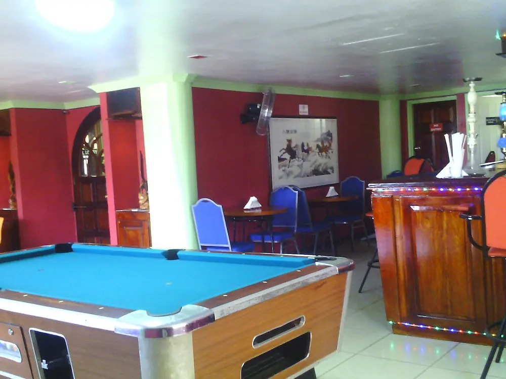 Le Grand Penthouse Hotel