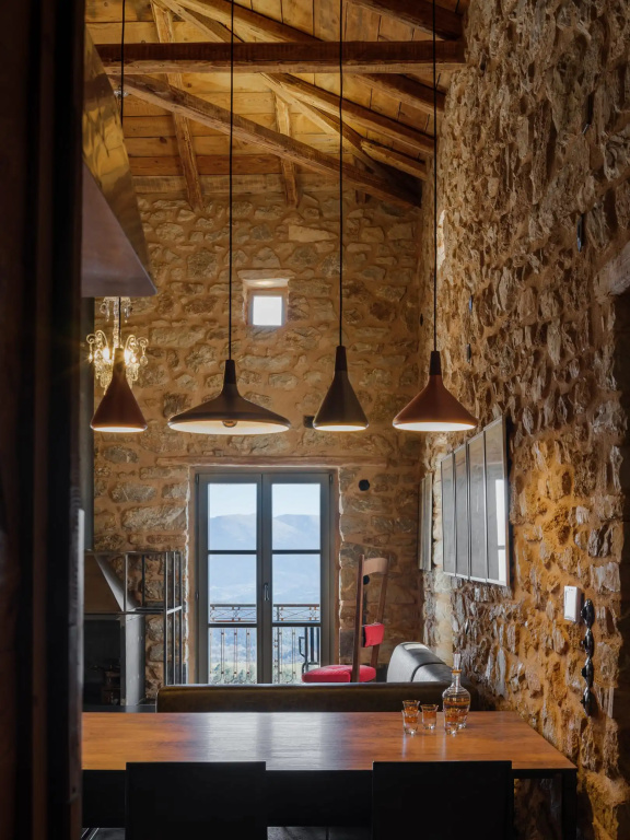 Moreas Peak Lodge