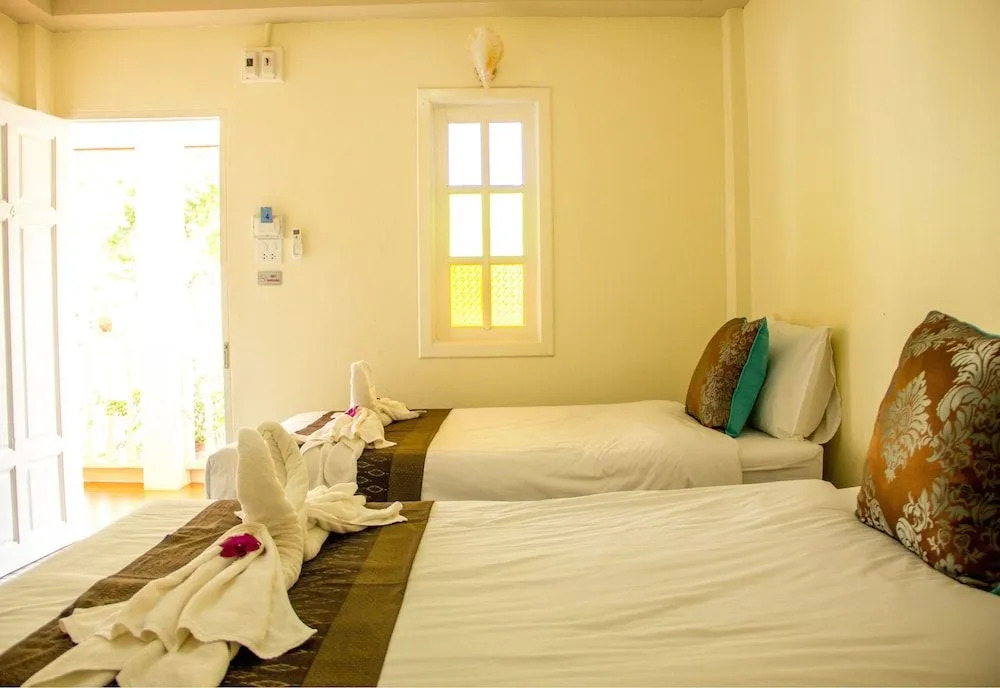 Raiwin Buri Resort