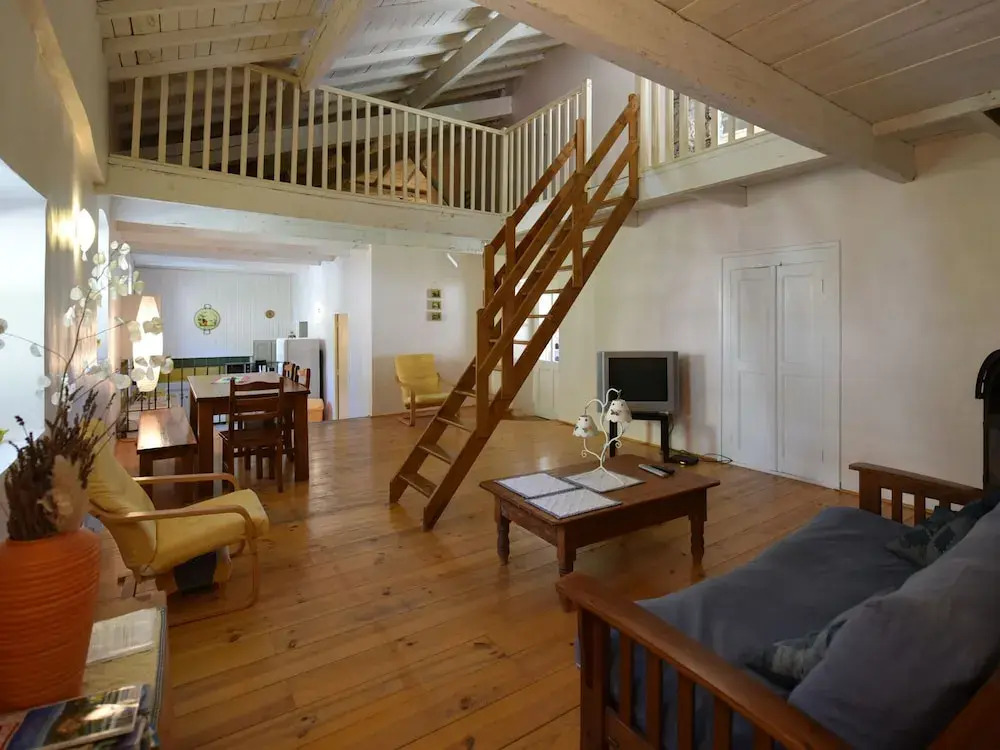 Lovely House With Grass Garden, Shared Swimmingpool, Next to the River Ardeche