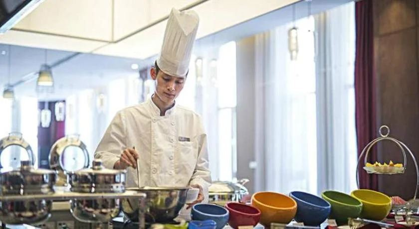 Ruijing New Hualian Hotel