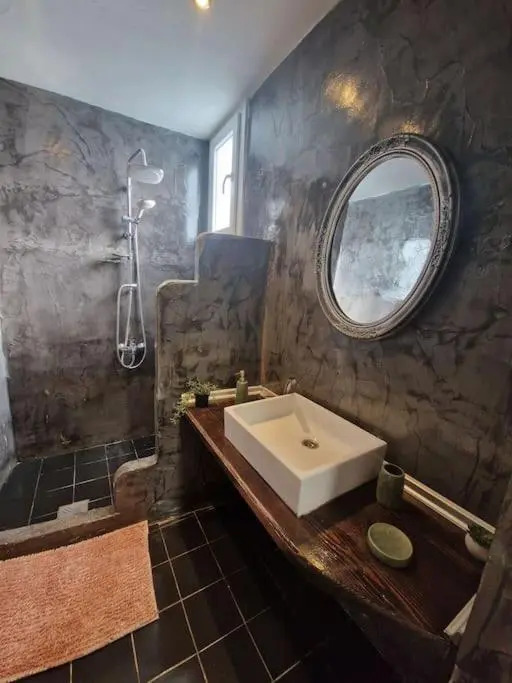 Sophia's Corner Suite