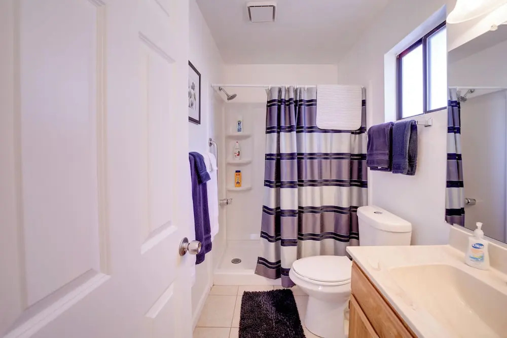 2 Mi to Whiskey Row Tranquil Getaway with Deck