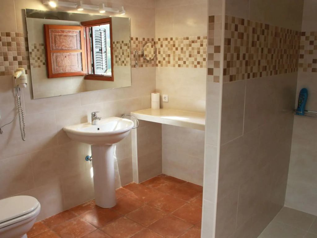 Lush Farmhouse in Sant Miguel de Balansat with Hot Tub & Private Pool